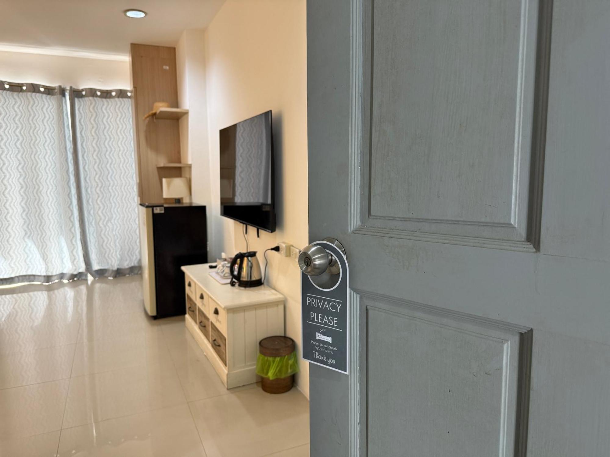 Hotel Five Loaves Beds Patong